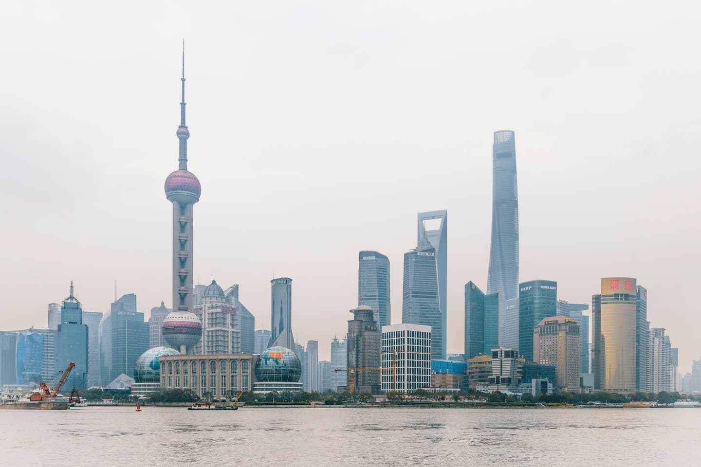 上海陆家嘴科技与金融建筑天际线